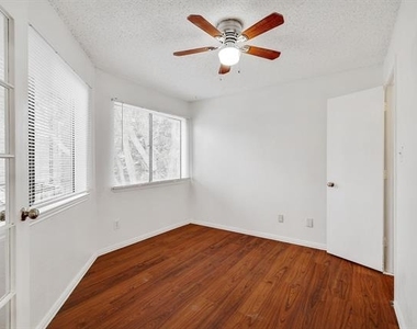 9823 Walnut Street - Photo Thumbnail 3