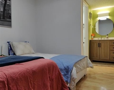 18333 Roehampton Drive - Photo Thumbnail 6