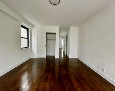 East 89th Street - Photo Thumbnail 11