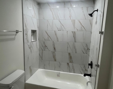 39 E White Street - Photo Thumbnail 12