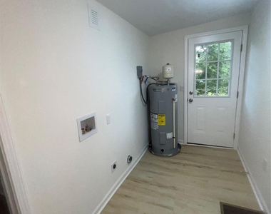 39 E White Street - Photo Thumbnail 20