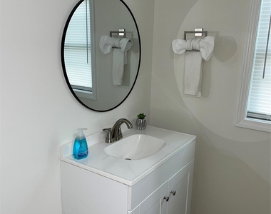 39 E White Street - Photo Thumbnail 16