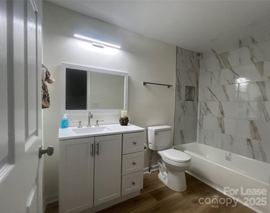 39 E White Street - Photo Thumbnail 10
