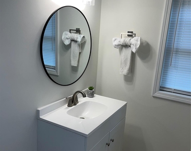 39 E White Street - Photo Thumbnail 17