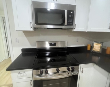 39 E White Street - Photo Thumbnail 5