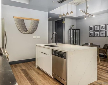 1050 Island Ave - Photo Thumbnail 4