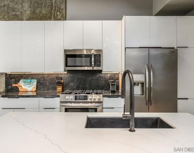 1050 Island Ave - Photo Thumbnail 5