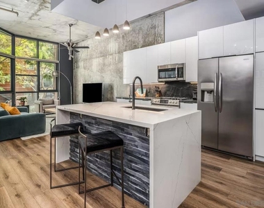 1050 Island Ave - Photo Thumbnail 2