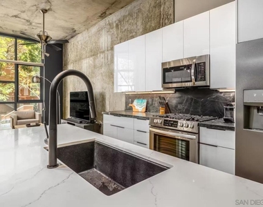 1050 Island Ave - Photo Thumbnail 6