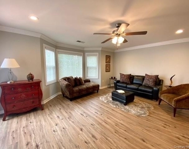 327 Adams Way - Photo Thumbnail 3