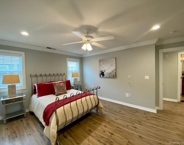 327 Adams Way - Photo Thumbnail 5