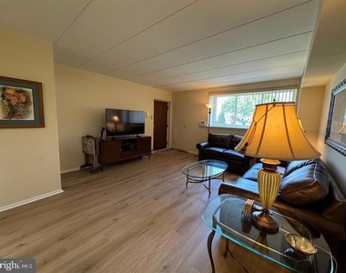 10201 Bustleton Avenue - Photo Thumbnail 3