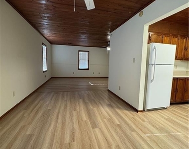 3599 Ridge Road Se - Photo Thumbnail 6