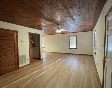 3599 Ridge Road Se - Photo Thumbnail 13
