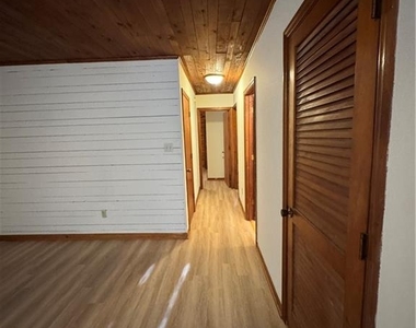 3599 Ridge Road Se - Photo Thumbnail 4