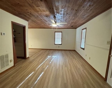 3599 Ridge Road Se - Photo Thumbnail 12