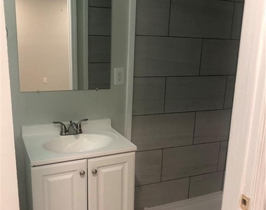 700 Lynn Circle Sw - Photo Thumbnail 7