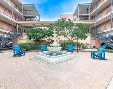 6300 Seawall Boulevard - Photo Thumbnail 16