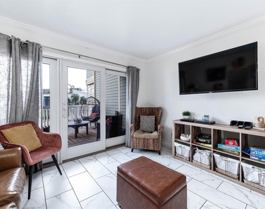 6300 Seawall Boulevard - Photo Thumbnail 1