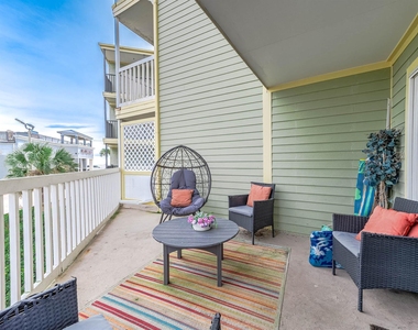 6300 Seawall Boulevard - Photo Thumbnail 10