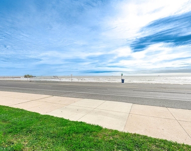 6300 Seawall Boulevard - Photo Thumbnail 20