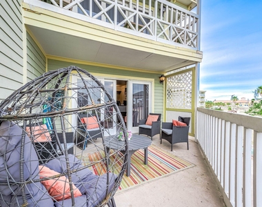 6300 Seawall Boulevard - Photo Thumbnail 11