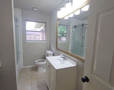 205 W Rittenhouse Street - Photo Thumbnail 6