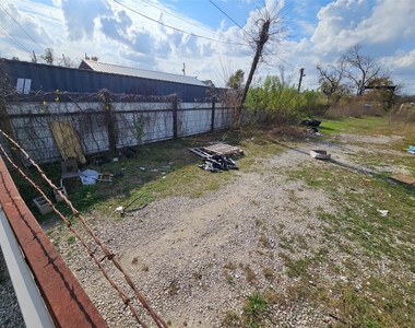 5915 Lavender Street - Photo Thumbnail 1