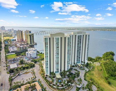 3000 Oasis Grand Boulevard - Photo Thumbnail 27