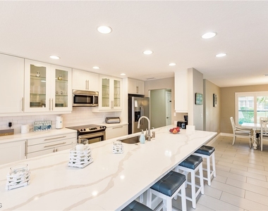 1424 Windsor Court - Photo Thumbnail 9