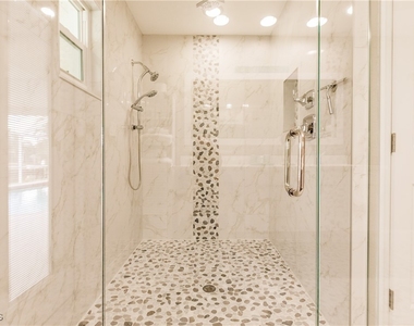 1424 Windsor Court - Photo Thumbnail 18
