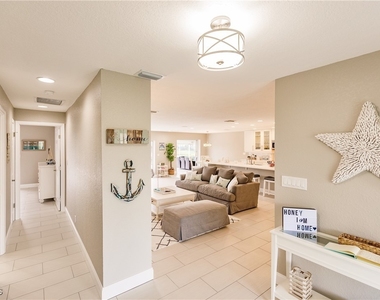 1424 Windsor Court - Photo Thumbnail 3