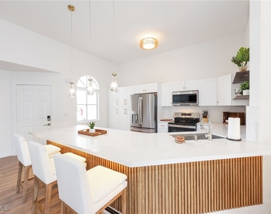 2711 Citrus Lake Drive - Photo Thumbnail 13