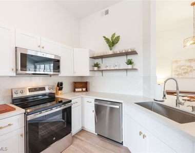 2711 Citrus Lake Drive - Photo Thumbnail 15