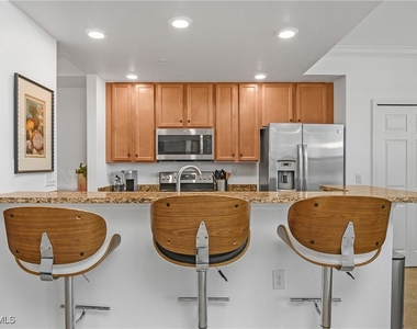 9533 Avellino Way - Photo Thumbnail 25