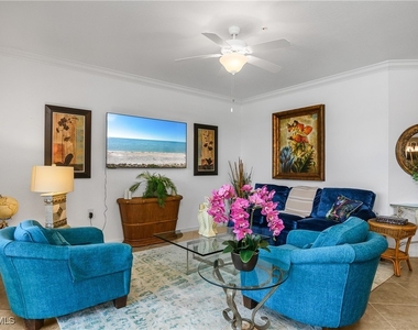 9533 Avellino Way - Photo Thumbnail 11