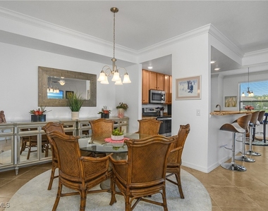 9533 Avellino Way - Photo Thumbnail 15
