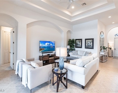 7863 Valencia Court - Photo Thumbnail 9