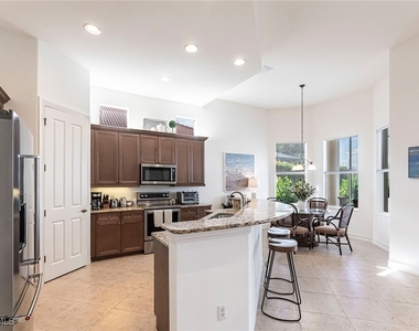 7863 Valencia Court - Photo Thumbnail 14