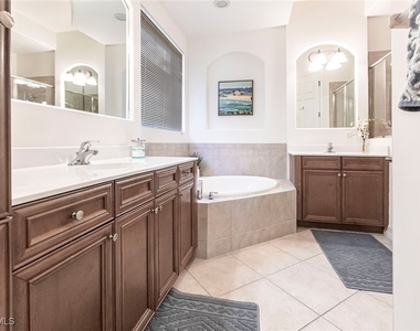 7863 Valencia Court - Photo Thumbnail 23