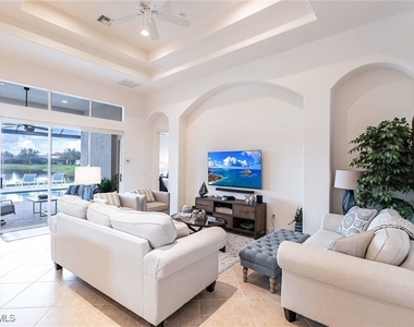 7863 Valencia Court - Photo Thumbnail 8