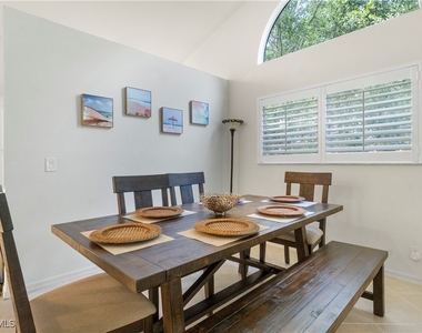 348 Carinosa Court - Photo Thumbnail 4