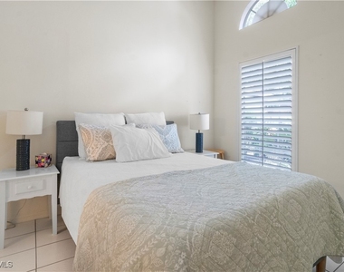 348 Carinosa Court - Photo Thumbnail 9