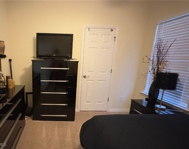 23611 Alamanda Drive - Photo Thumbnail 4