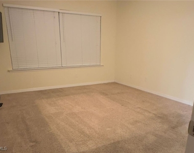 23611 Alamanda Drive - Photo Thumbnail 8