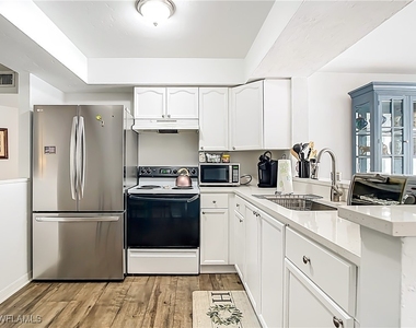 28221 Pine Haven Way - Photo Thumbnail 10