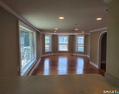 31 Bellevue Street - Photo Thumbnail 15