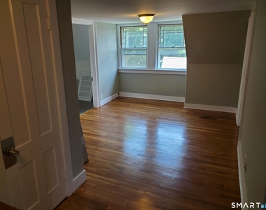 31 Bellevue Street - Photo Thumbnail 2