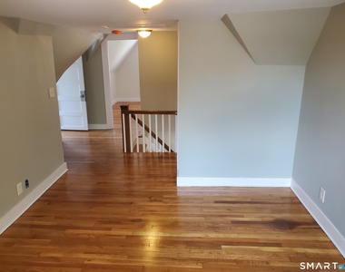 31 Bellevue Street - Photo Thumbnail 4