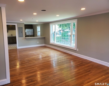 31 Bellevue Street - Photo Thumbnail 12
